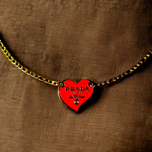 Red & gold heart on a gold plated steel necklace - Picture 1 of 4